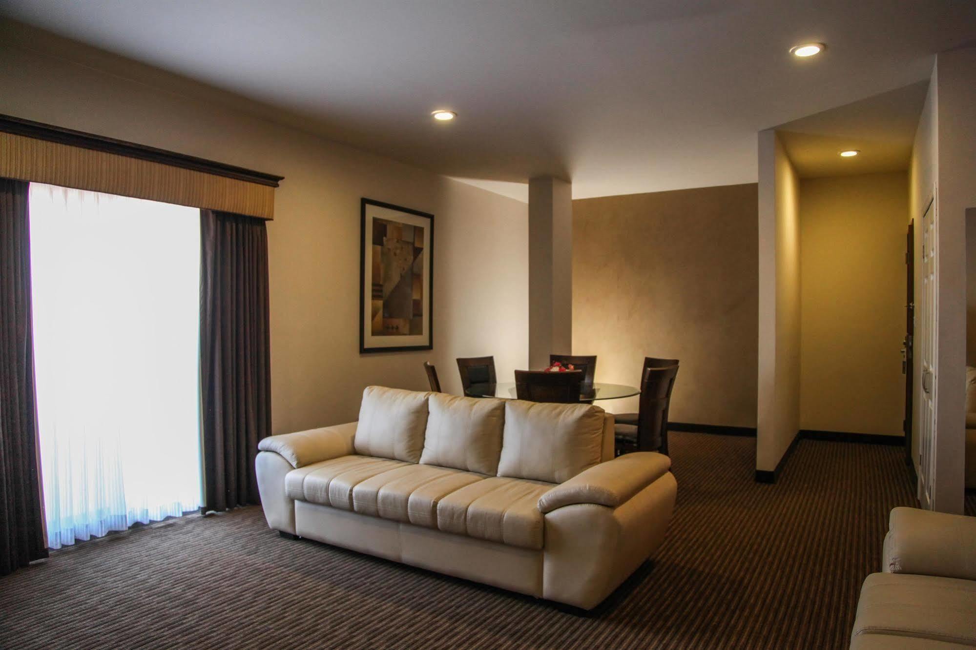 Best Western Plus La Mina Parral Ruang foto